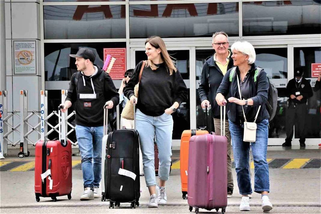 O kente geçen yıl 8 milyon ziyaretçi geldi: Bu yıl 12 milyon kişi bekleniyor! Yerli yabancı turistler akın ediyor 10